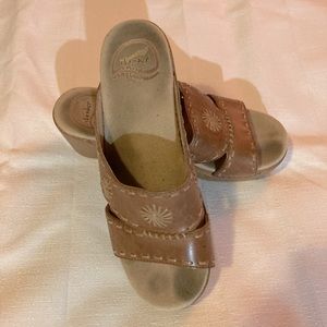 Dansko Women’s Clogs Size 37